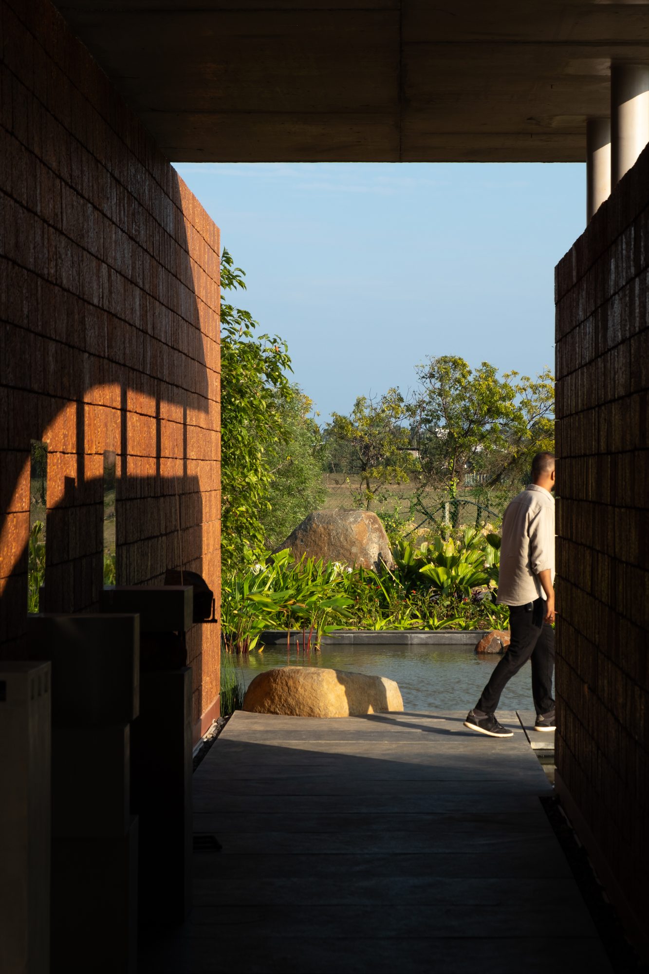 Four Walls Pavilion photographed by Geomorph Studio 9