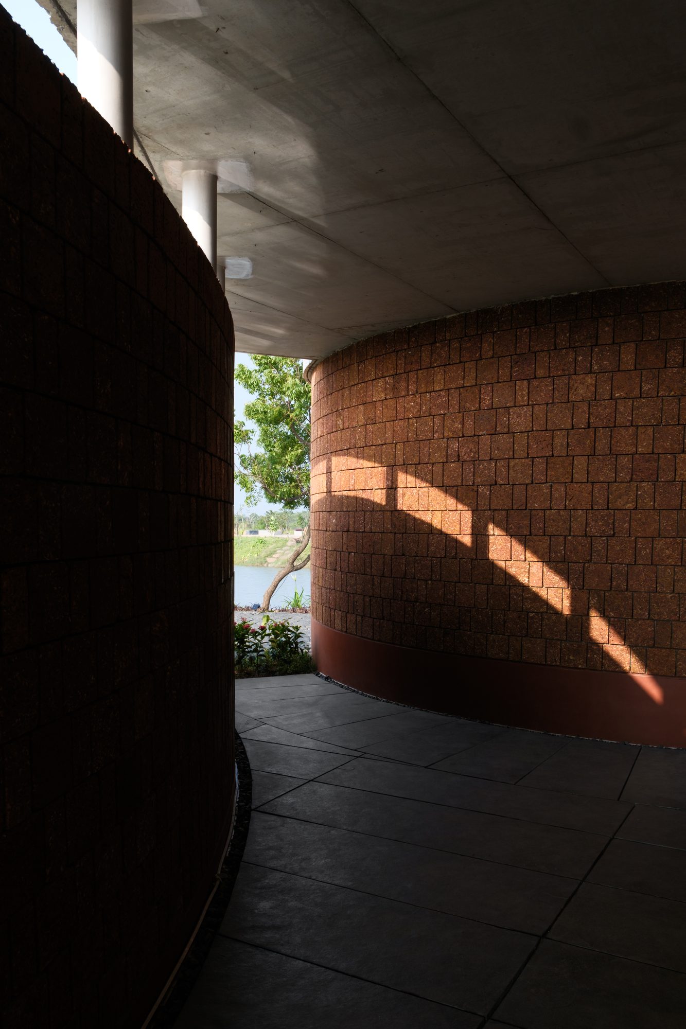 Four Walls Pavilion photographed by Geomorph Studio 14
