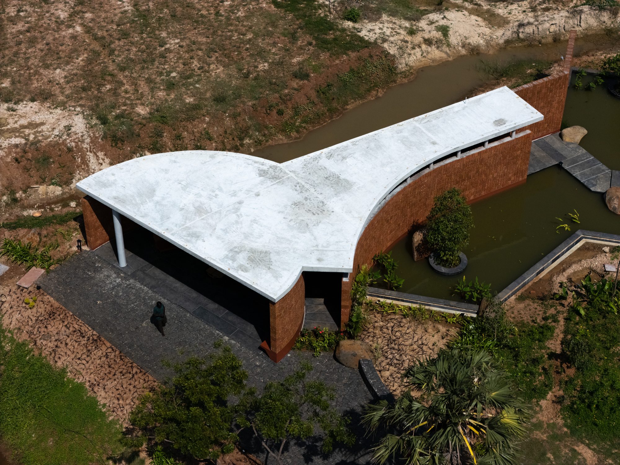 Four Walls Pavilion photographed by Geomorph Studio 26